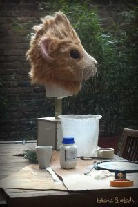 Hamsterkopf_Schoenbach_Theaterplastik_Berlin