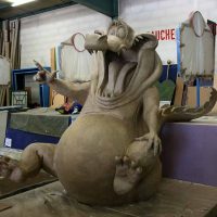 Krokodil1_Grossfigur_Buehnenplastik_KatharinaSchoenbach