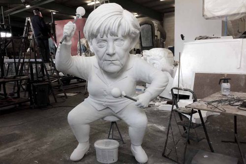Merkel_Grossplastik_Buehnenplastik_KatharinaSchoenbach