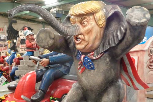 Potrait_Trump2_Buehnenplastik_KatharinaSchoenbach