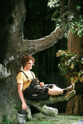 RonjaTheaterBaum2_Buehnenplastik_KatharinaSchoenbach